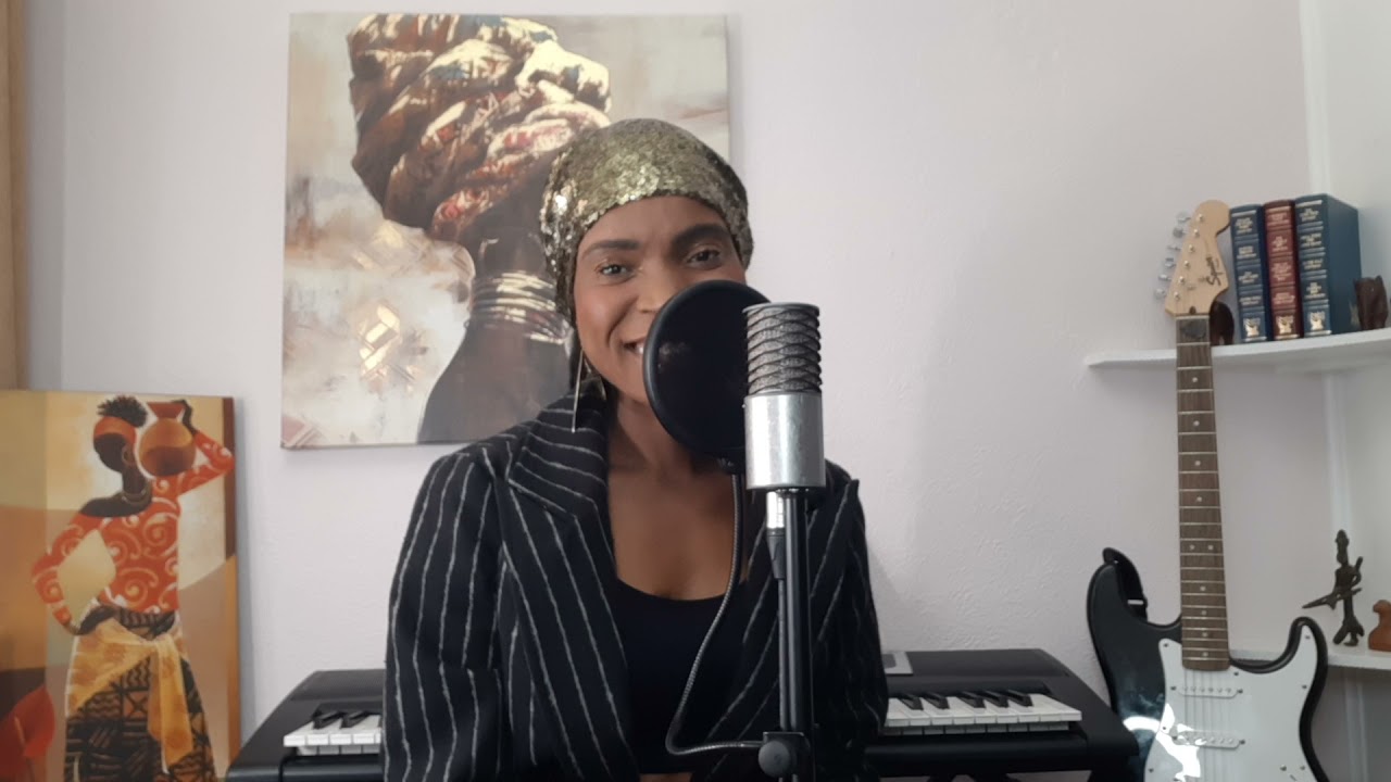 Tuzee Tuesdays No. 45! #LoveonSomebodyThisYear  - Tuzee sings Christmas Heart!
