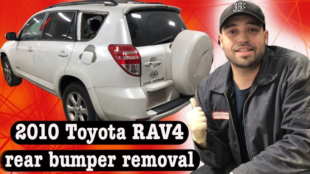Снятие заднего бампера Toyota RAV4 2010 года