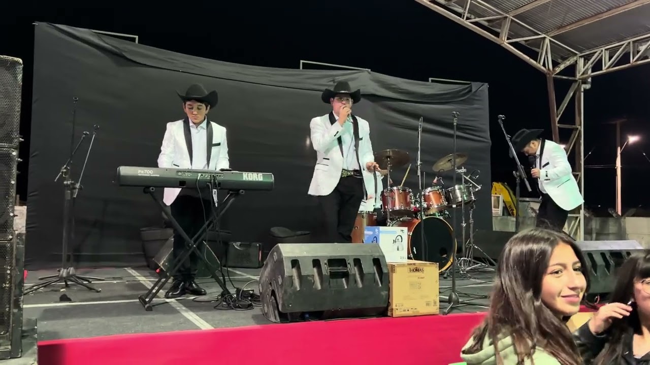 Que Te Importa, Los rancheros de Curicó en vivo ￼
