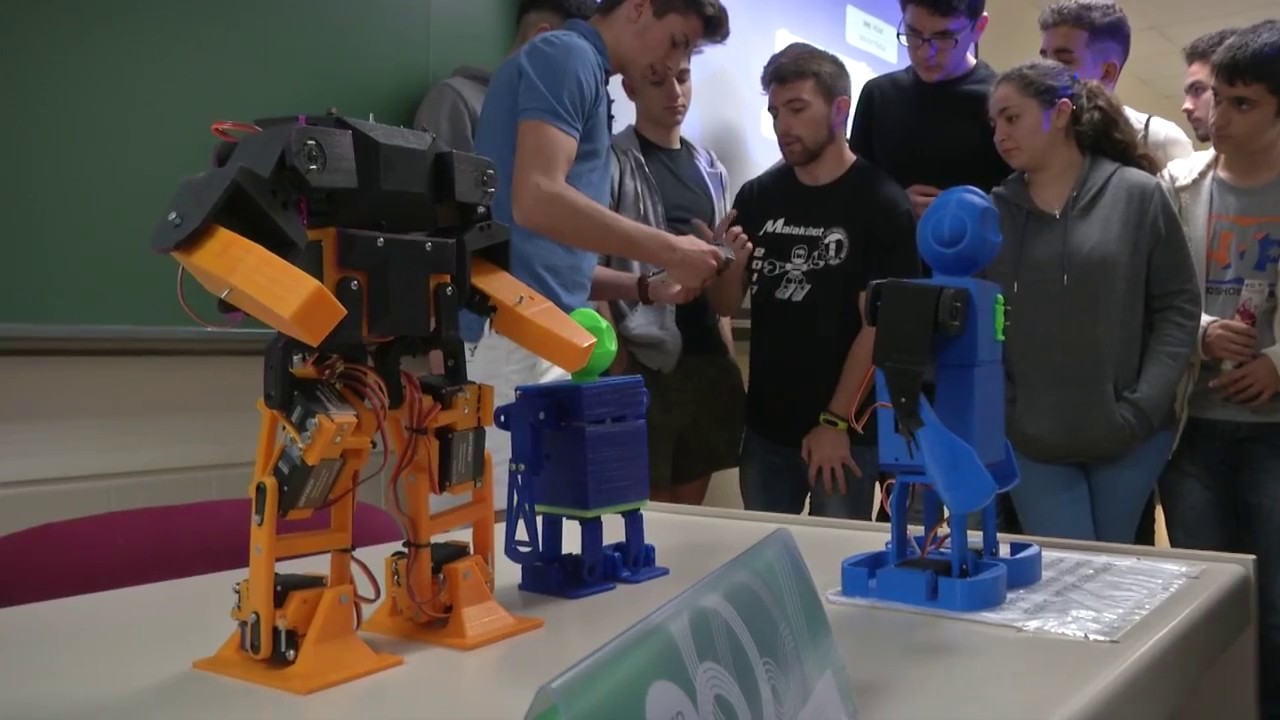 Diseño y Construcción de un Robot Humanoide (Malakabot 2017)
