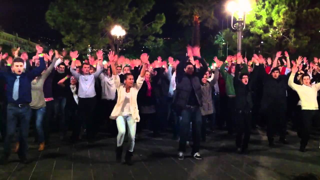 EDF et Kamel Ouali : Flashmob Nice Place Mass&eacute;na 18/11/2010