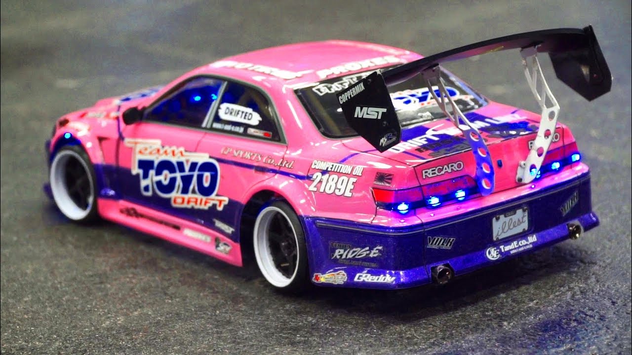 RC DRIFT CARS IN ACTION! DRIFT TEAM LINZ & XTREME DRIFT CREW / MODELLBAU WELS 2018
