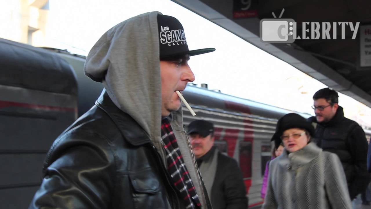 DJ Lethal speaking Russian on train station in Moscow, 04.11.2014 / DJ Lethal говорит по-русски