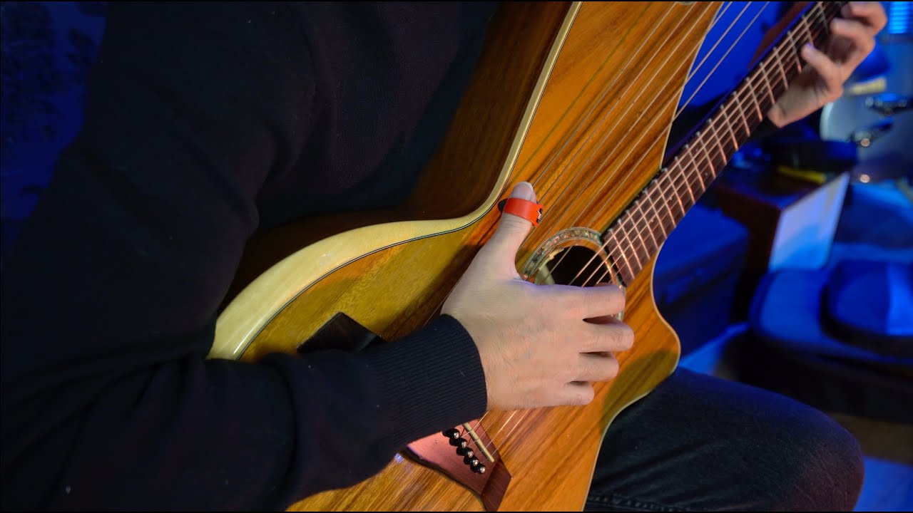 Hark The Herald Angels Sing - Harp Guitar (Calming Version)