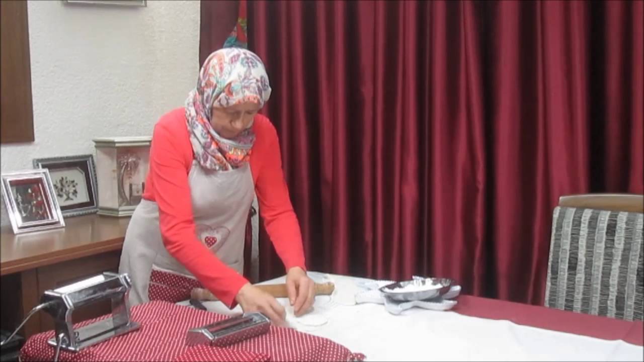 PRÉPARATION DES PÂTES RECHTA MAISON طريقة تحضيرعجين  الرشتة بالمنزل بطريقة سهلة مبسطة وسريعة