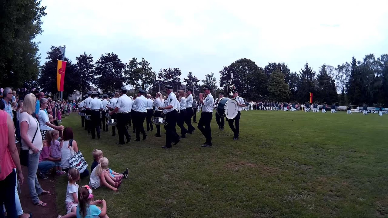 Schützenfest in Lippstadt-Cappel 2015: Fahnenmarsch Teil 2