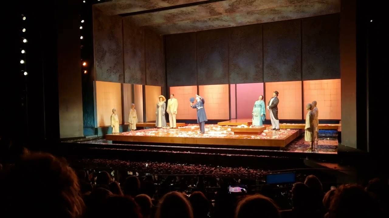Madame Butterfly... the applause