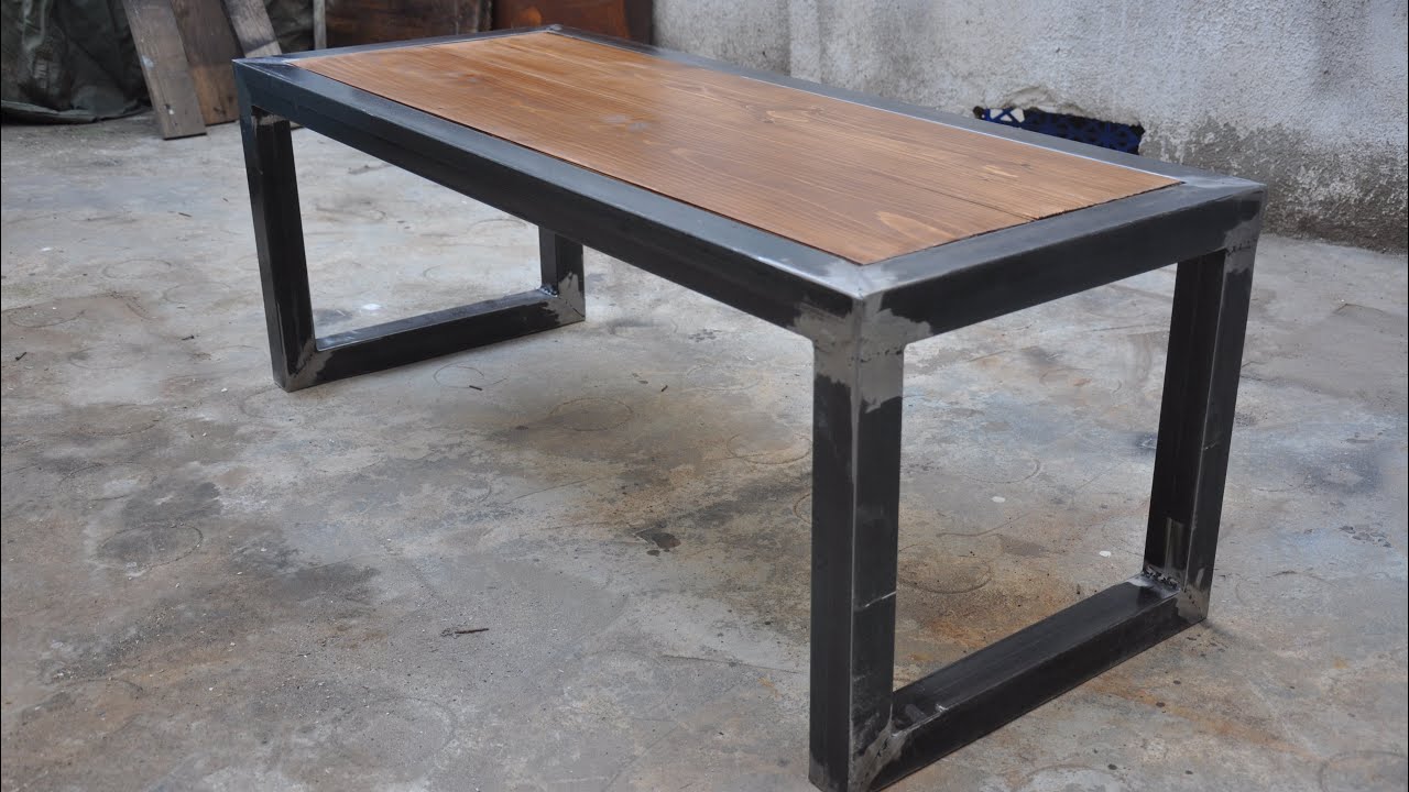Mesa industrial peque&ntilde;a.  @garrido_o