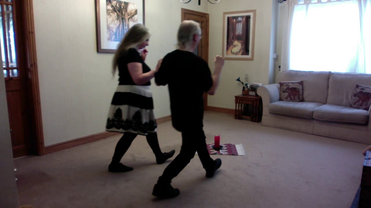 Ani More Nuse - Circle Dance with Cindy & Adrian