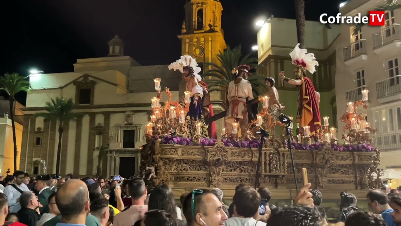 Magna  Cádiz 2022 entrada en Catedral Jesús Despojado de sus vestiduras. Traslado ida Catedral