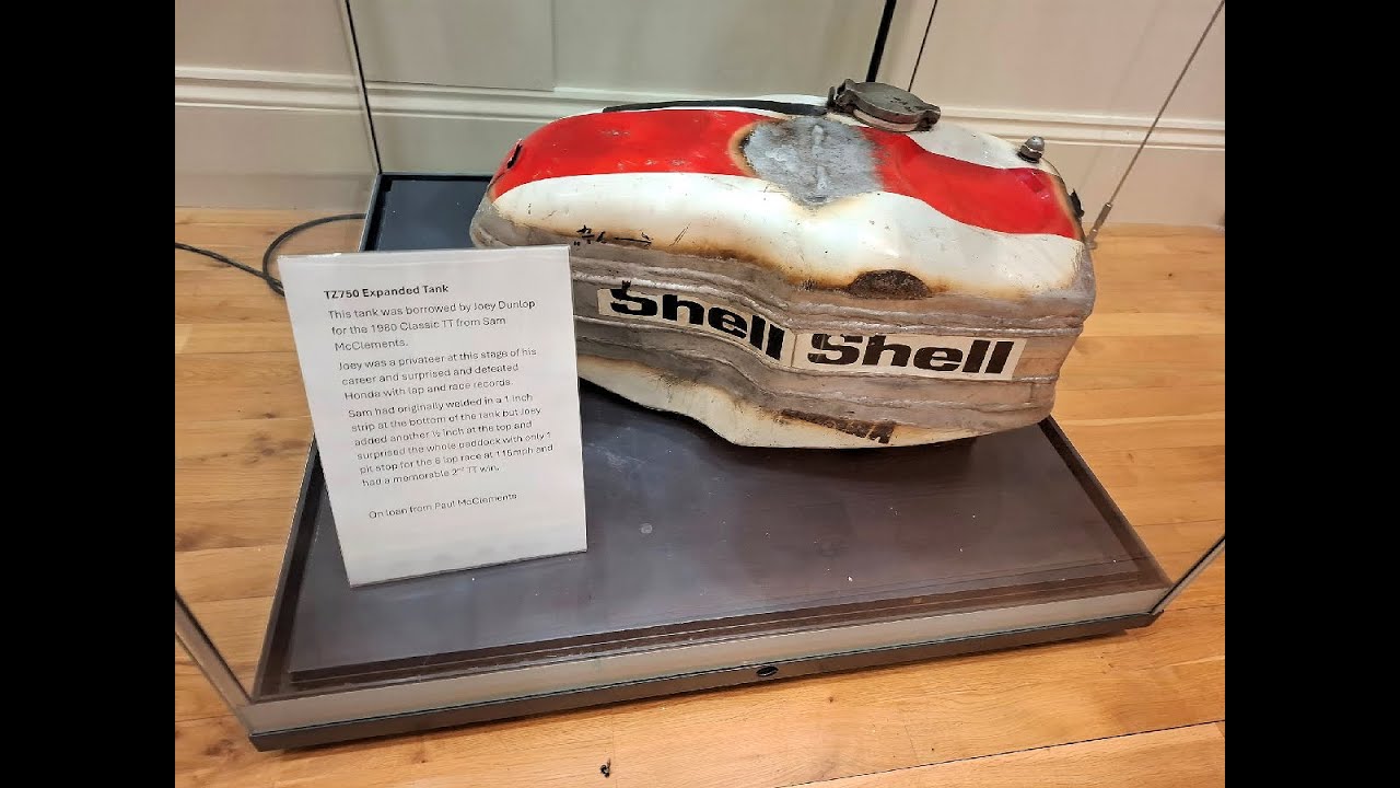 Joey Dunlop's big TZ750 tank IoM TT 1980