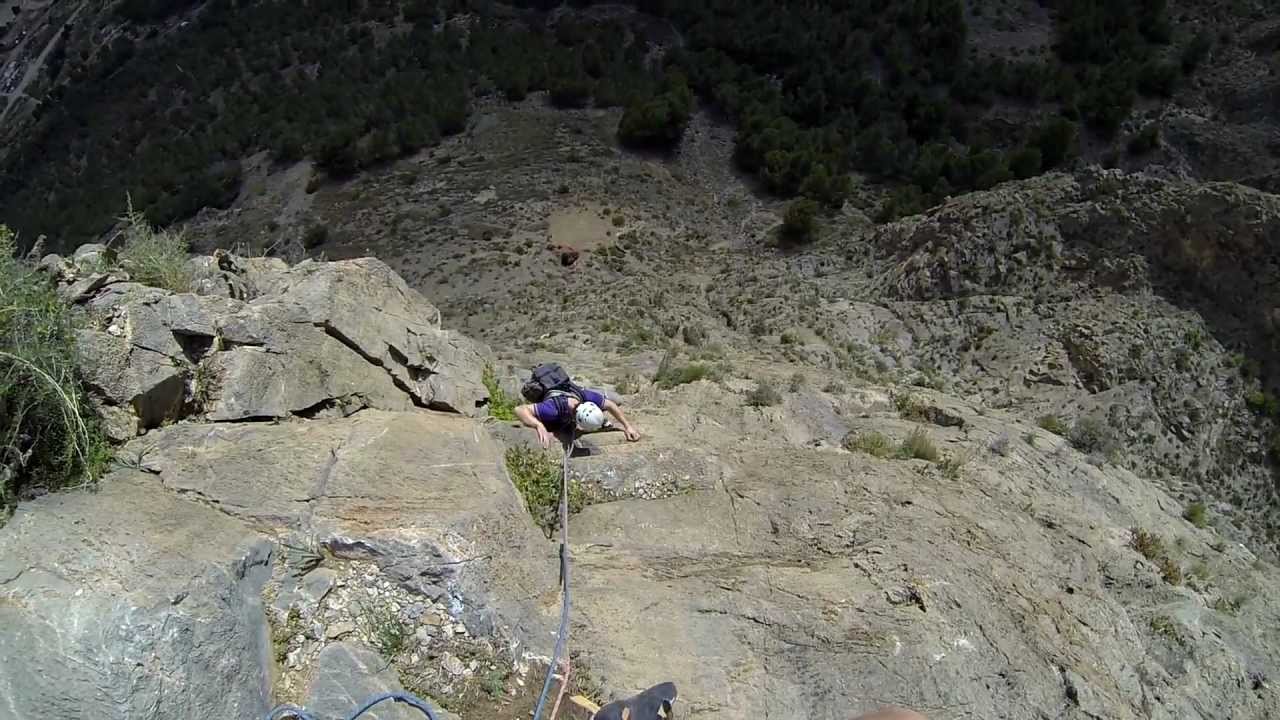 Escalada en Redovan. Vía del Espolón. Sector Pared Negra