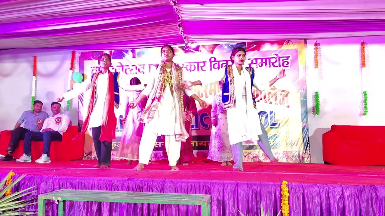 ये परदा हटा दो, ज़रा मुखड़ा दिखा दो - Performed by Class 11th Girl's