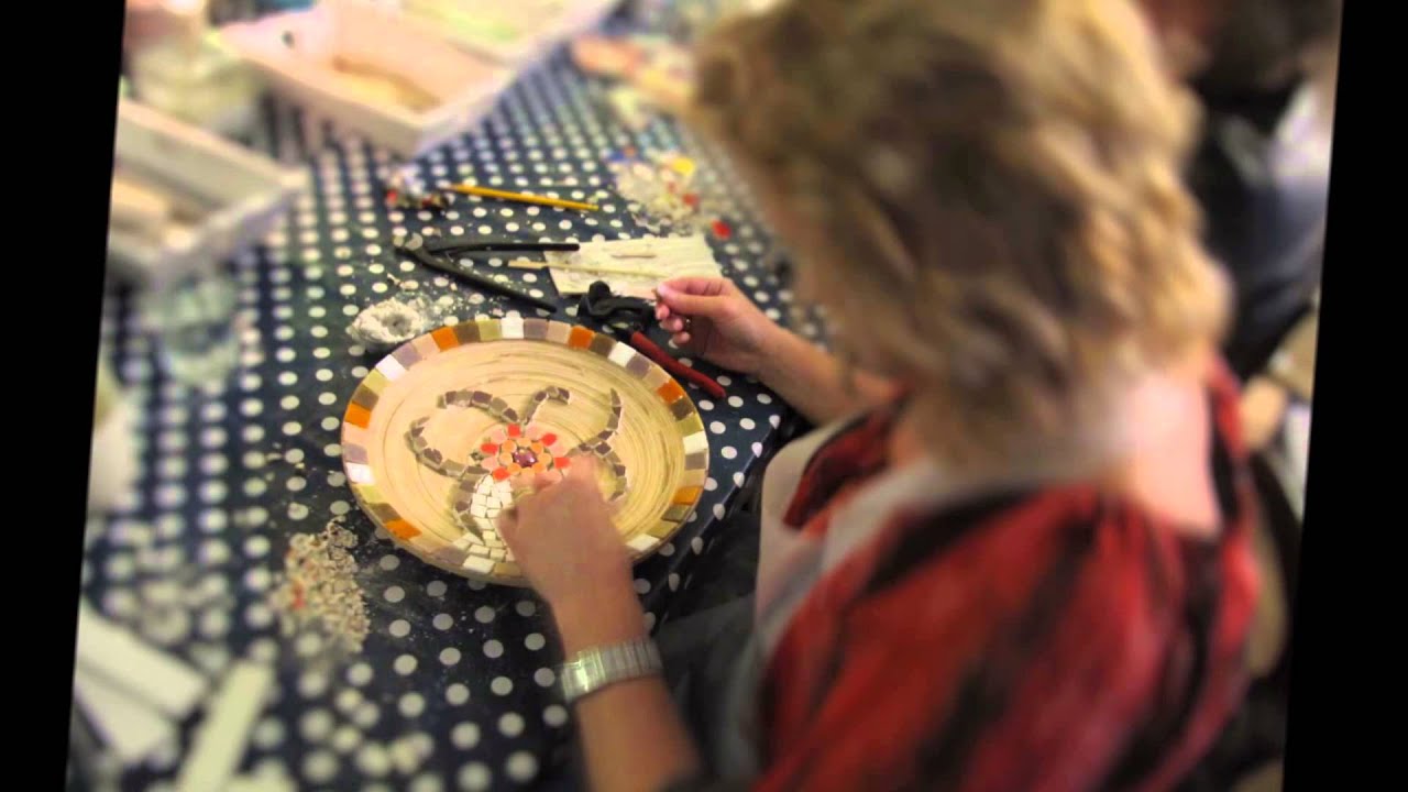 Workshop Mozaieken Teamuitje Zorggroep Almere| DeDikkeDames.nl