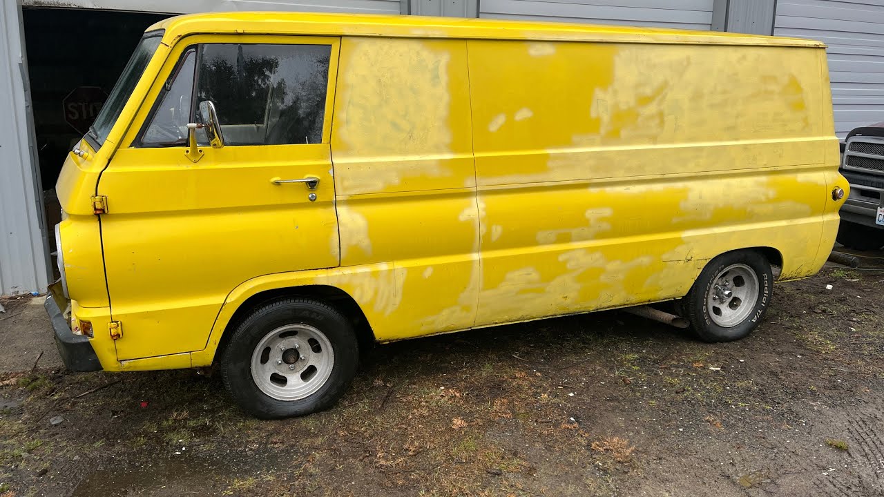 Burnouts и Three On The Tree: «Bang Shifting» в фургоне Dodge Banana 1967 года — Dead Dodge Garage