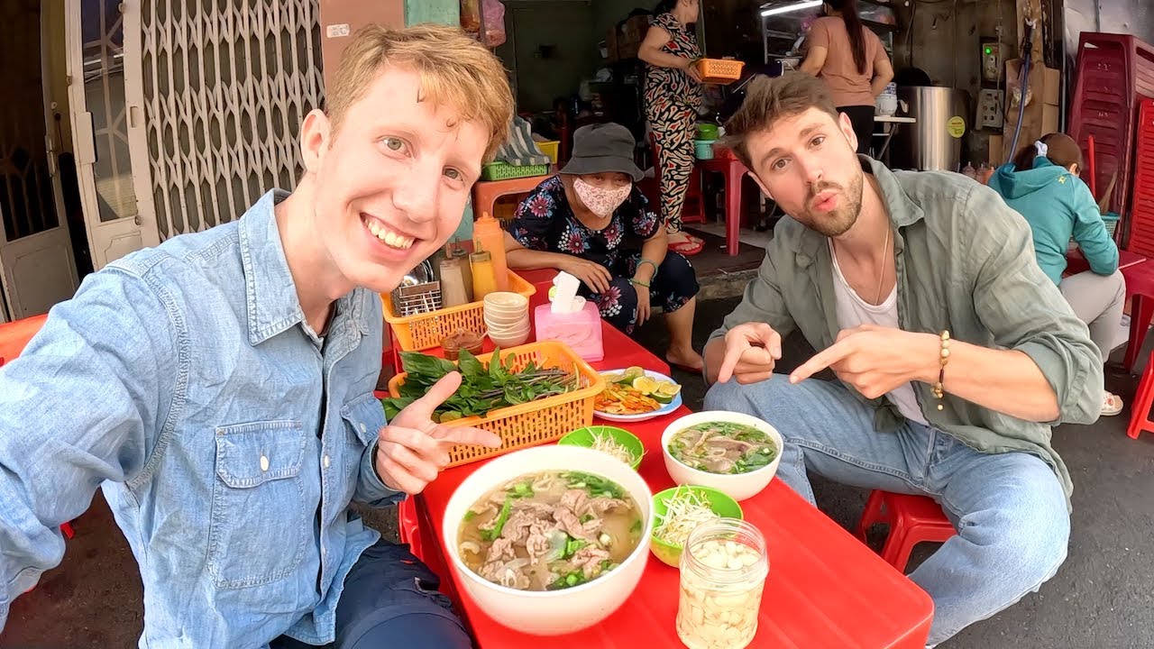 My first time trying Saigon phở 🇻🇳