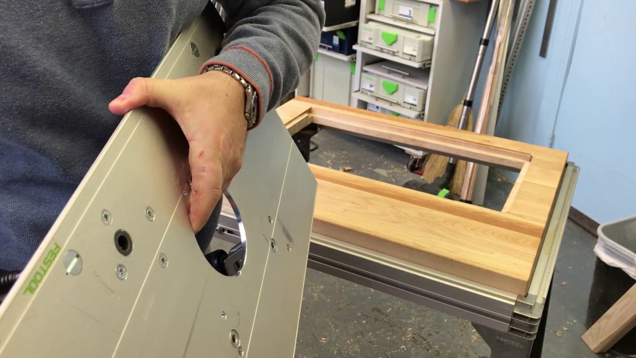 Router table for a Festool OF2200 and CMS insert