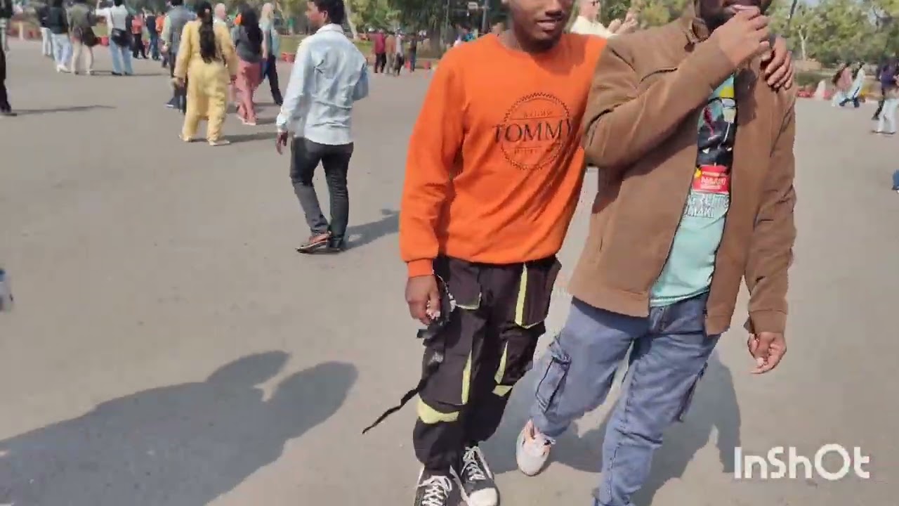 Indian Gate Aaj hamra teesra vlog hain #indiagate #delhi #trendingvlog #viralvlogs #nature #new #RR