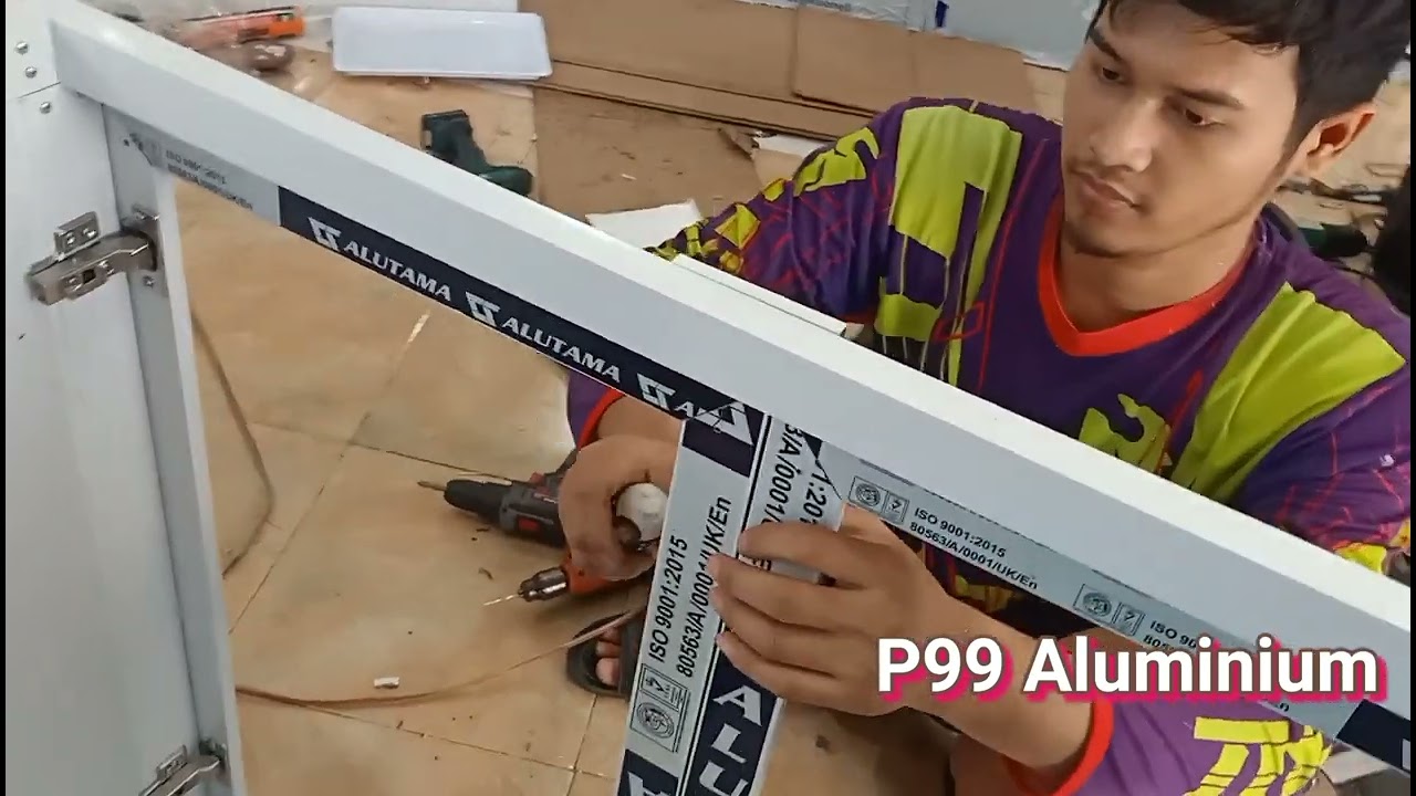Cara memasang engsel sendok pada pintu aluminium