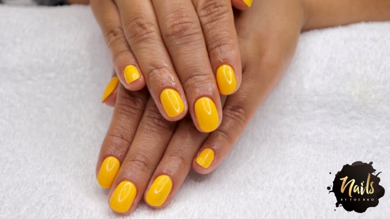 MANICURE AT A MEDICAL NAIL SALON | Express Manicure Service