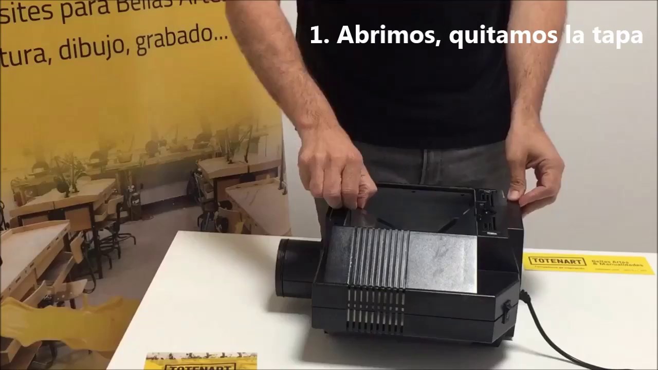 Cómo cambiar las bombillas del Proyector de Opacos Prism | totenart.com