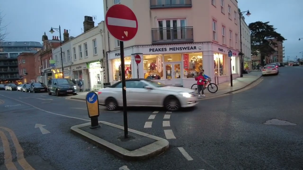 Inside Maidenhead Richest Town  (NEW YEAR EVE TOUR) 4K