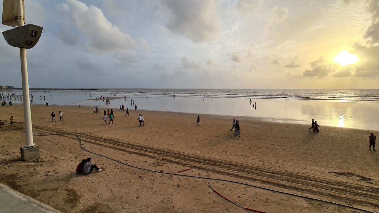 Sea Facing 3BHK, 14 CRORE, JUHU TARA ROAD, JUHU