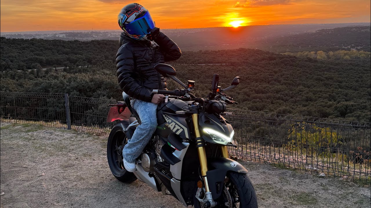 SHOULD I BUY THE DUCATI STREET FIGHTER V4S?🇮🇹