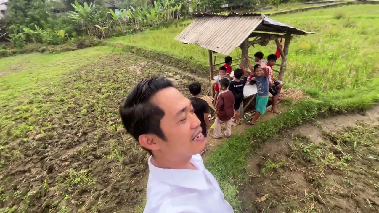 Ketemu Bocil Di sawah ! Sedang Apa mereka ???