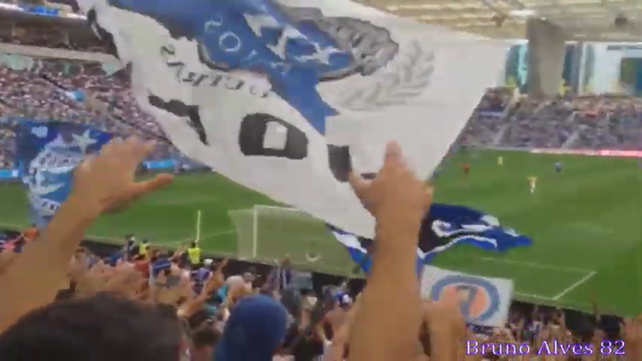 Fantásticos momentos dos ultras do F.C.Porto parte 1  (Bruno Alves 82)