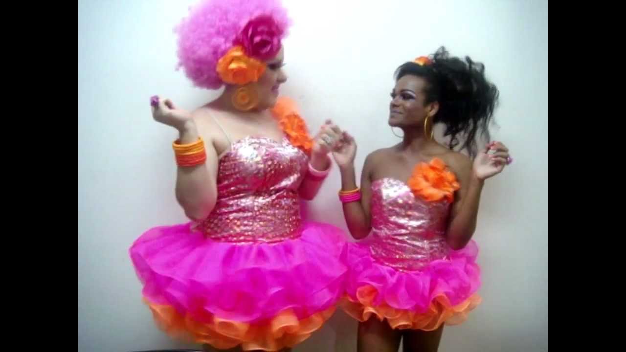 Bloco Gargalhada 2012 com Kitana McNew e Walleska Ferraz - LIBRAS