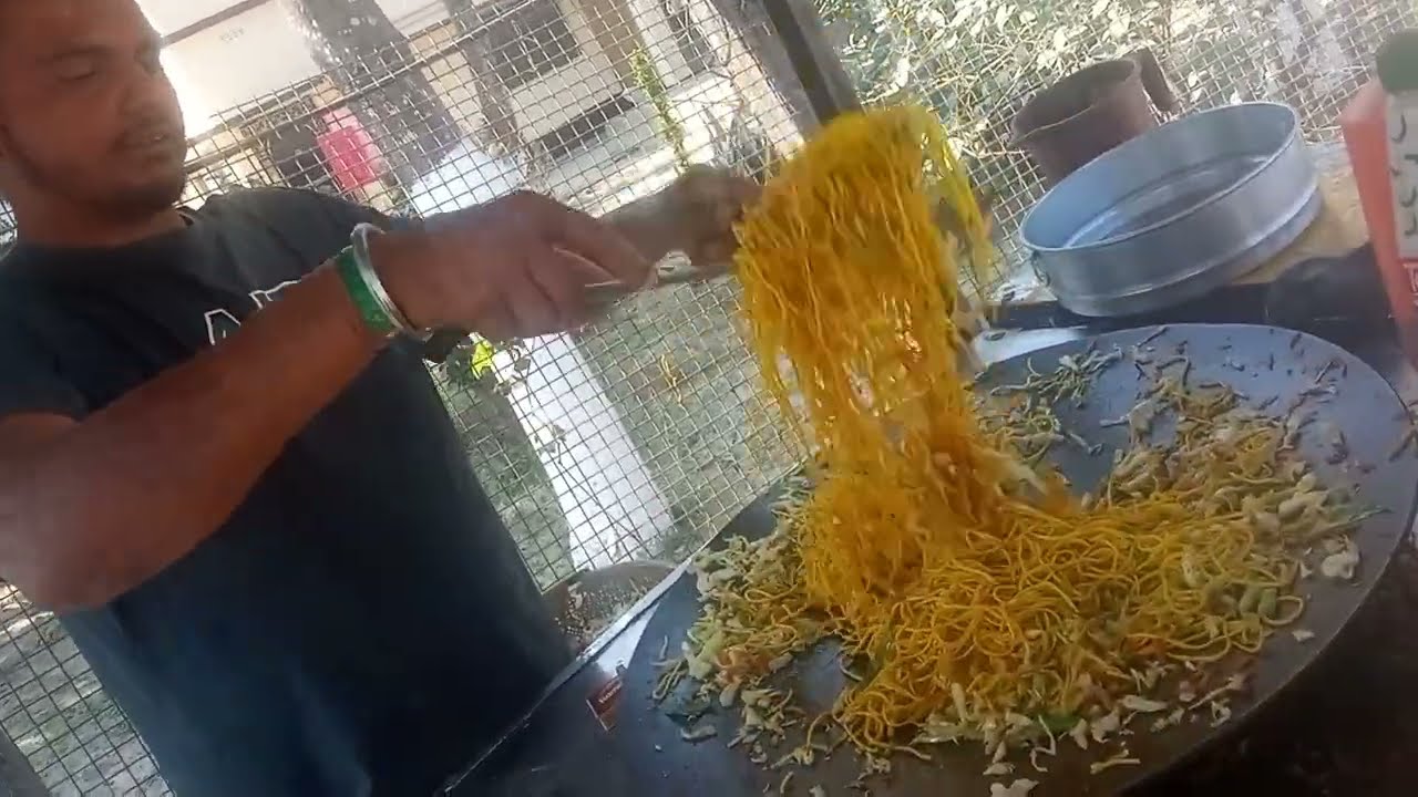 Best Chaumin banaa rahe hain Bandha Bhul ja rahe hain best Chaumin ka recipe vegetable Gunja rahe