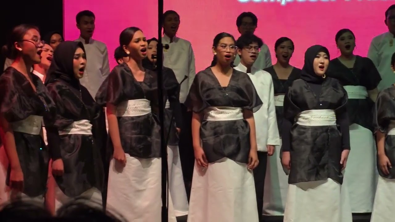 Paragita Choir - Memeluk Senja