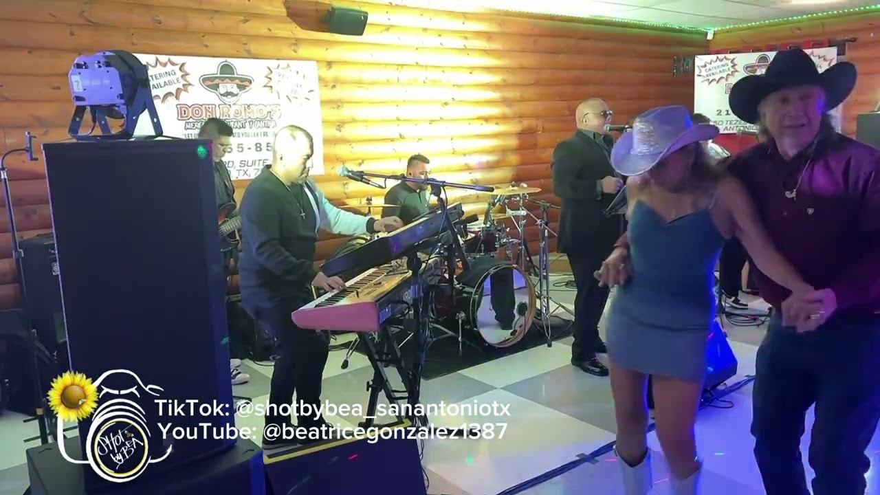 Ricardo Castillon y La Diferenzia at Don Romo's 7350 Tezel Rd., San Antonio TX 12-2-2023