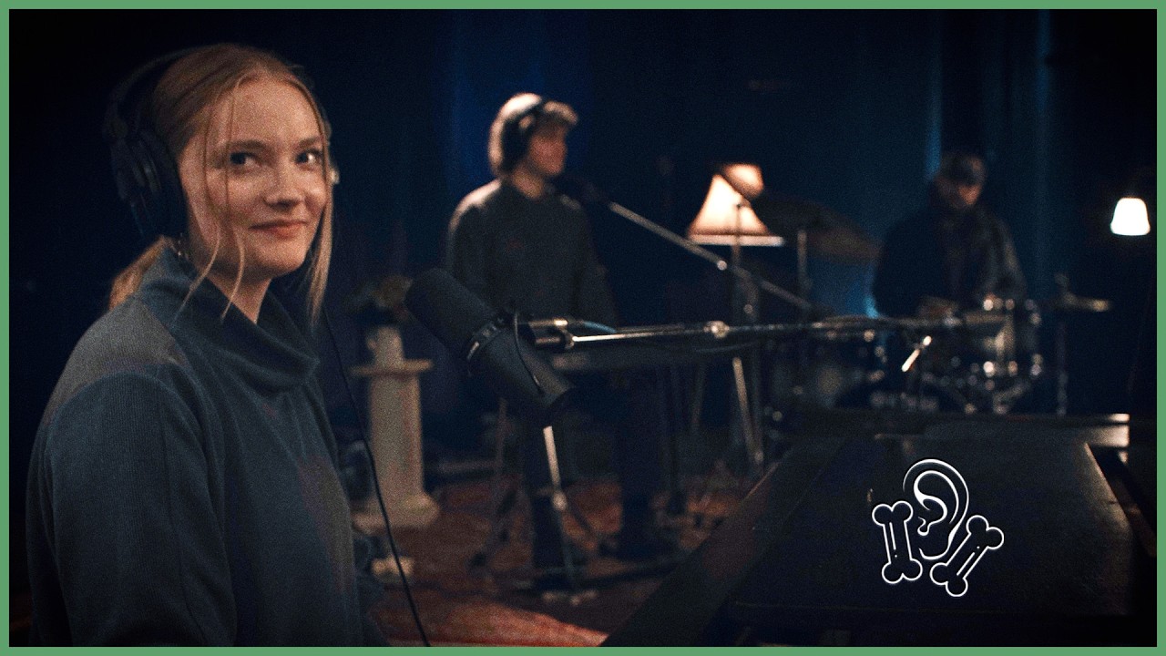 Julia Barfield Live @ The Portico | 