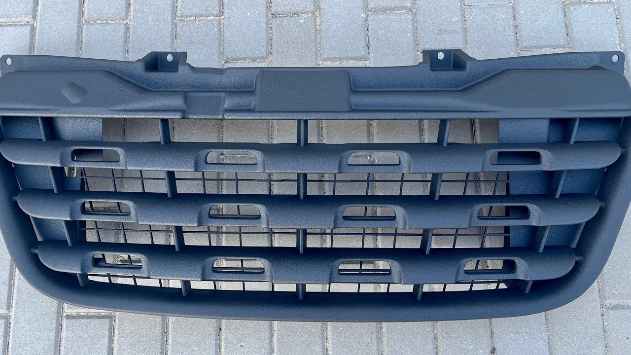 Maluję Raptorem kampera. Część 1 - zderzak i atrapa. Renault Master III.