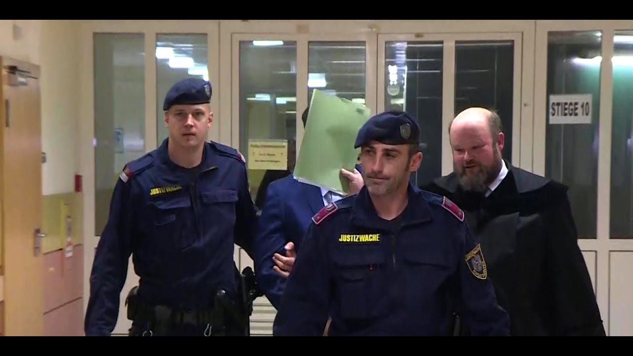 Mordprozess: Student tötet Mutter
