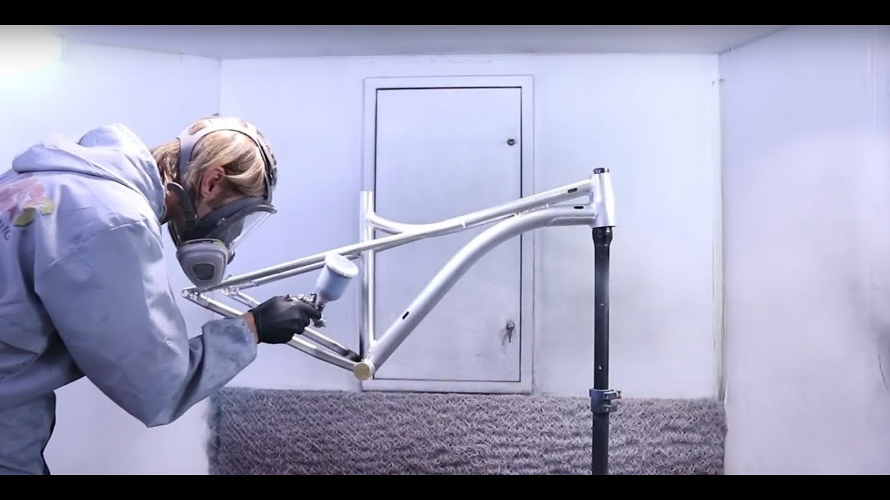 Custom painting a bike frame. Whole paint process by VELOVE.