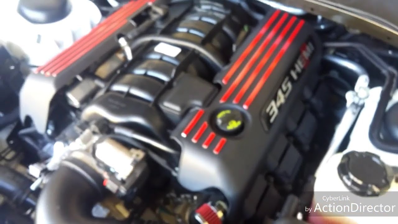 Dodge Charger R/T 5.7 Hemi Mod: Engine Half Covers Installed