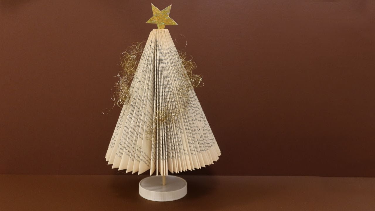 Weihnachtsbaum basteln mit Buch