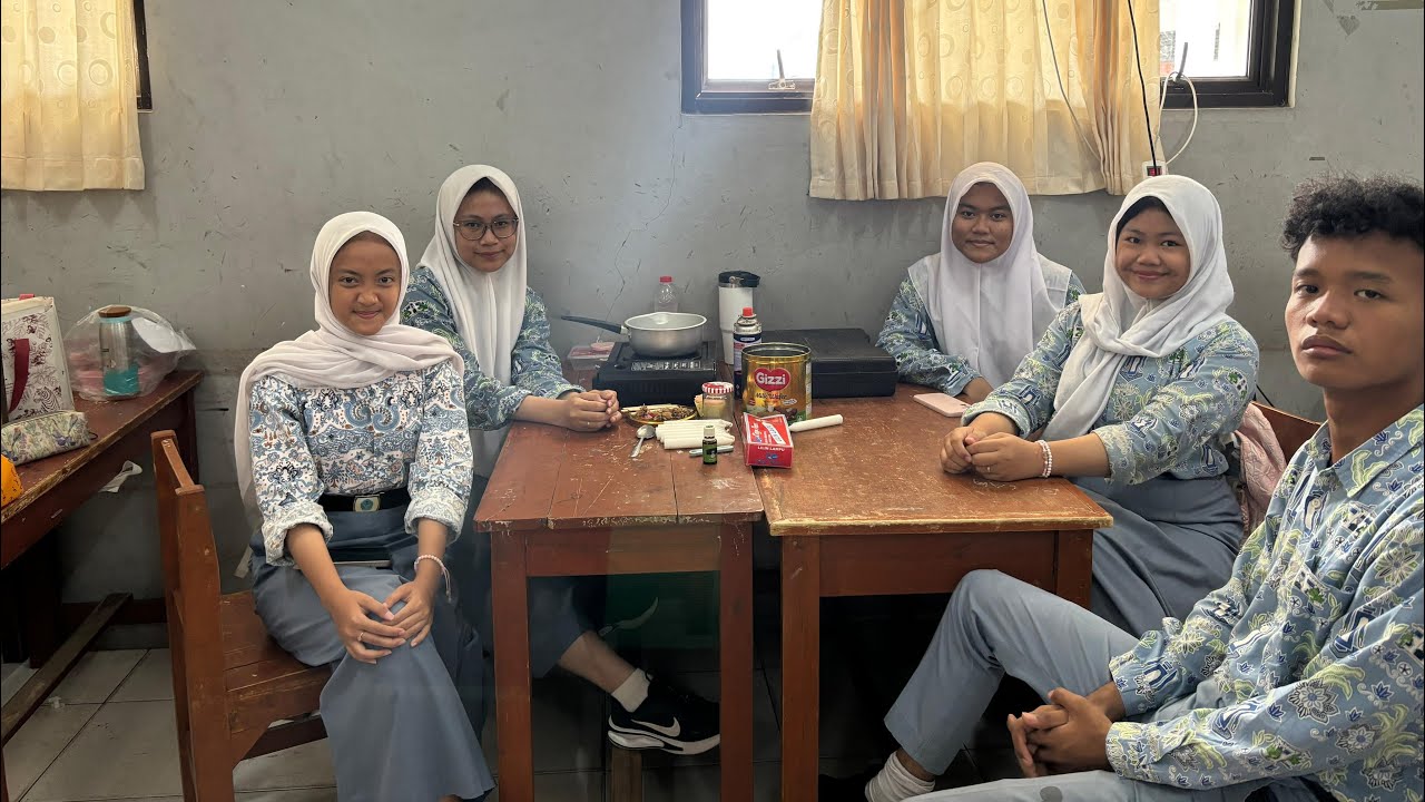Percobaan Pembuatan Aroma Terapi XII.F || Kimia Organik