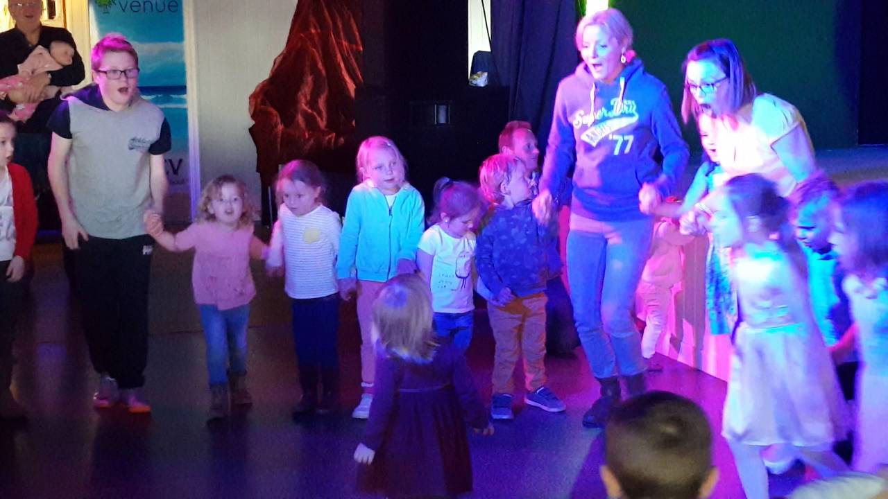 Hokey cokey with little Imogen at Hendra Newquay - Such a good time!!