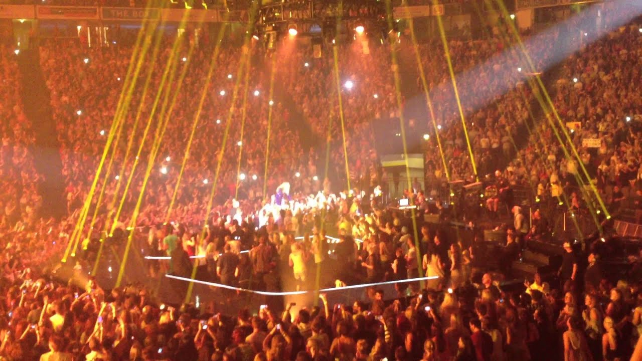 Irreplaceable - Beyonce - Manchester - 07/05/13