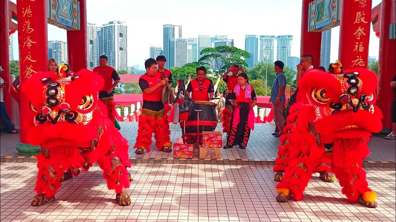 Lion Dance - Blade of rhythm. 