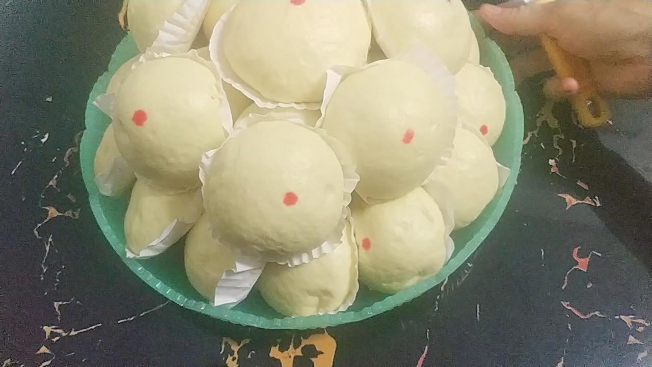 Bánh bao nhân khoai cao - Da bánh mềm mại, bóng mượt, để lâu không bị khô cứng, nhân dẻo thơm ngon.