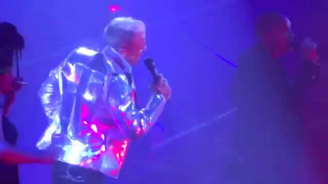 Robbie Williams - Tripping (Live Zénith de Paris - 30/03/2015)