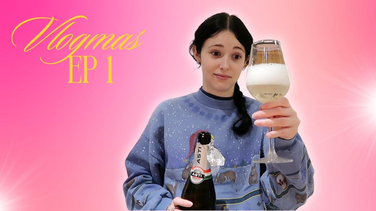 PUTTING UP MY CHRISTMAS DECORATIONS (VLOGMAS: EPISODE 1)
