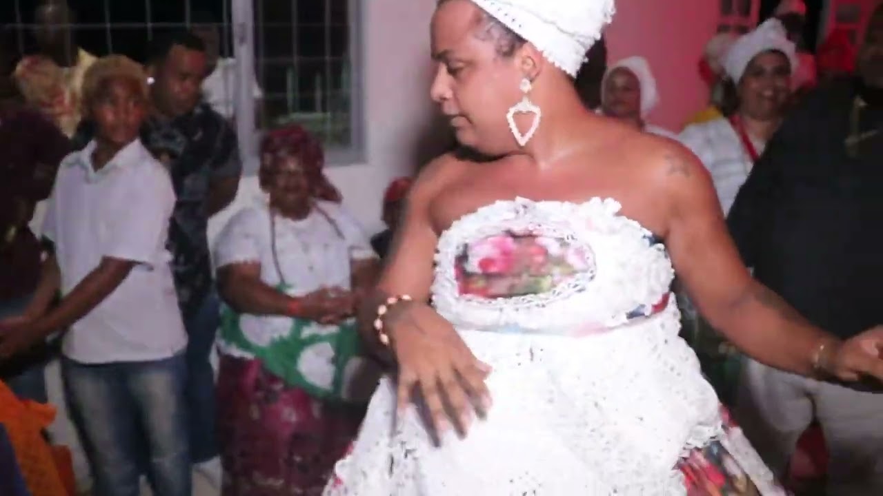 Maria Mulambo de Buga Brasil Cantando uma cantiga que não pode faltar nas Macumbas De São Paulo