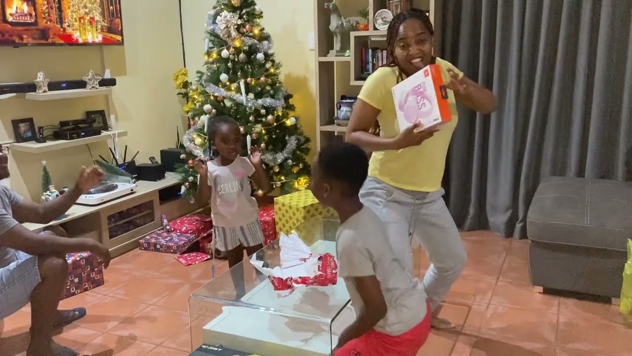 Christmas Unboxing kwaMhlongo - 2022