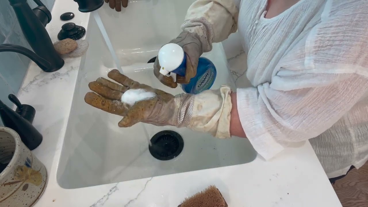 Beekeeping Tip: How to Clean Beekeeping Gloves